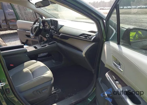 2021 Toyota Sienna Xle z USA, uszkodzony, nr VIN 5TDYRKEC3MS007938